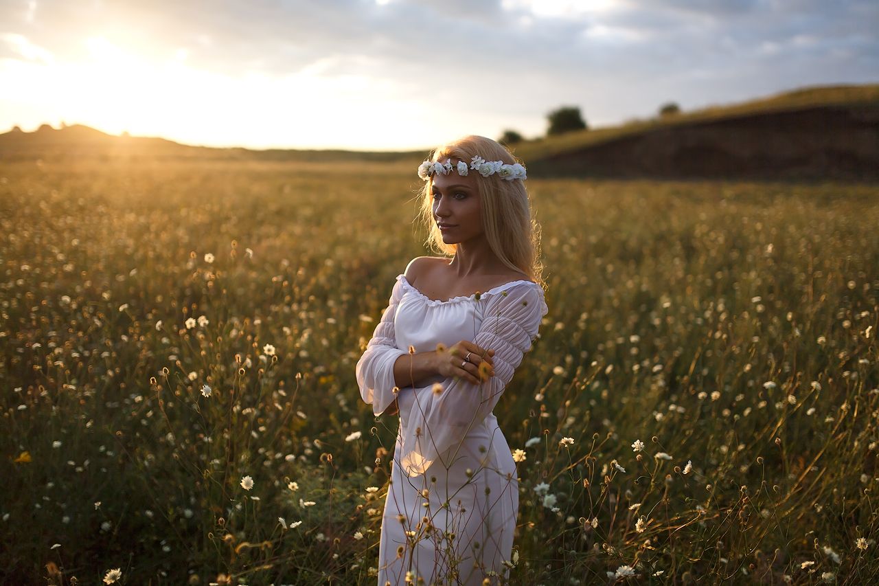 Girls in Slavic costumes in Dodoma